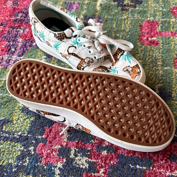 Vans Project Cat White Sneakers with Tiger and Leaf Print - Picture 3 of 3